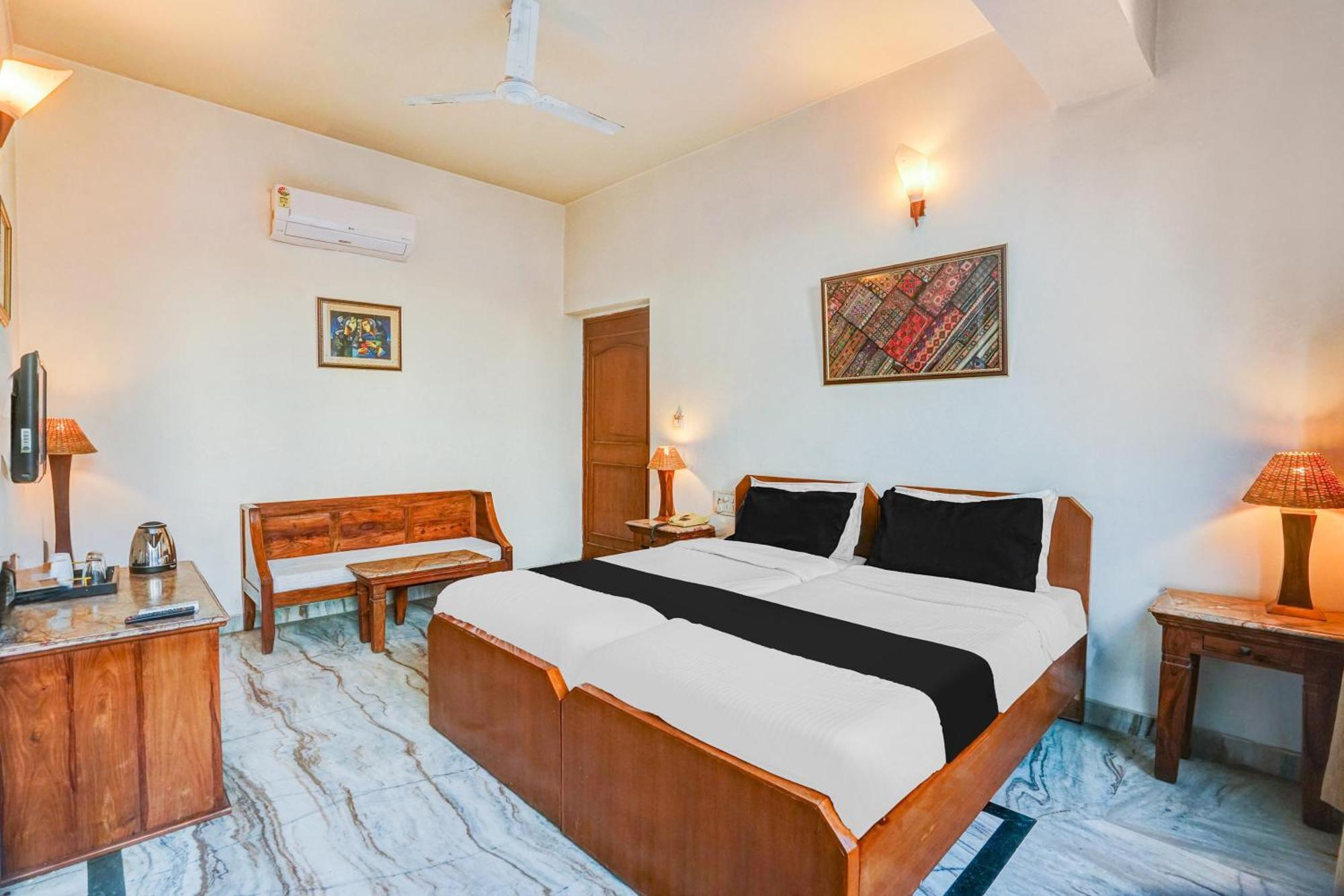 Super Hotel O Sansarchandra Road Formerly Luna Rosa جايبور المظهر الخارجي الصورة
