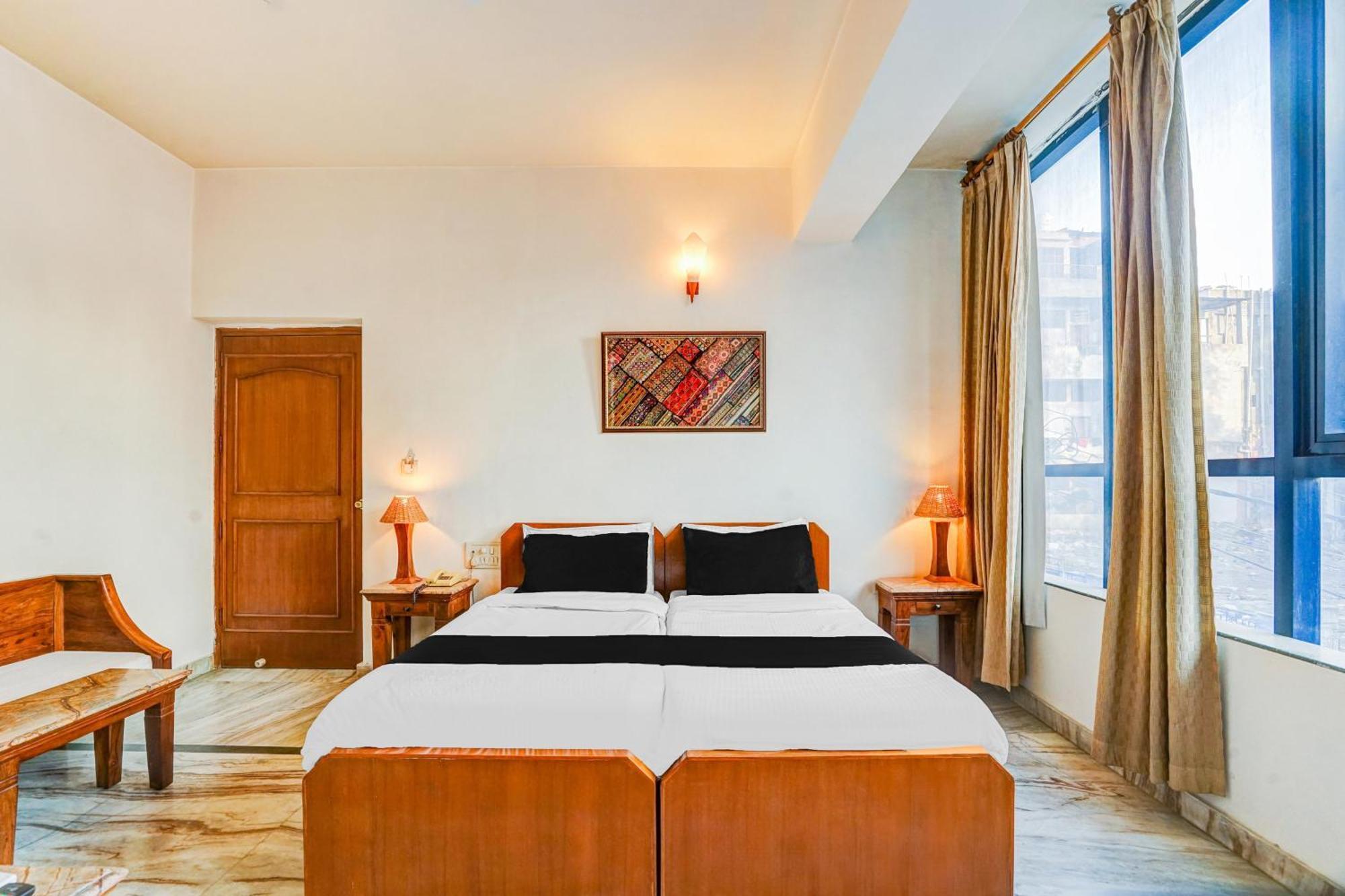 Super Hotel O Sansarchandra Road Formerly Luna Rosa جايبور المظهر الخارجي الصورة